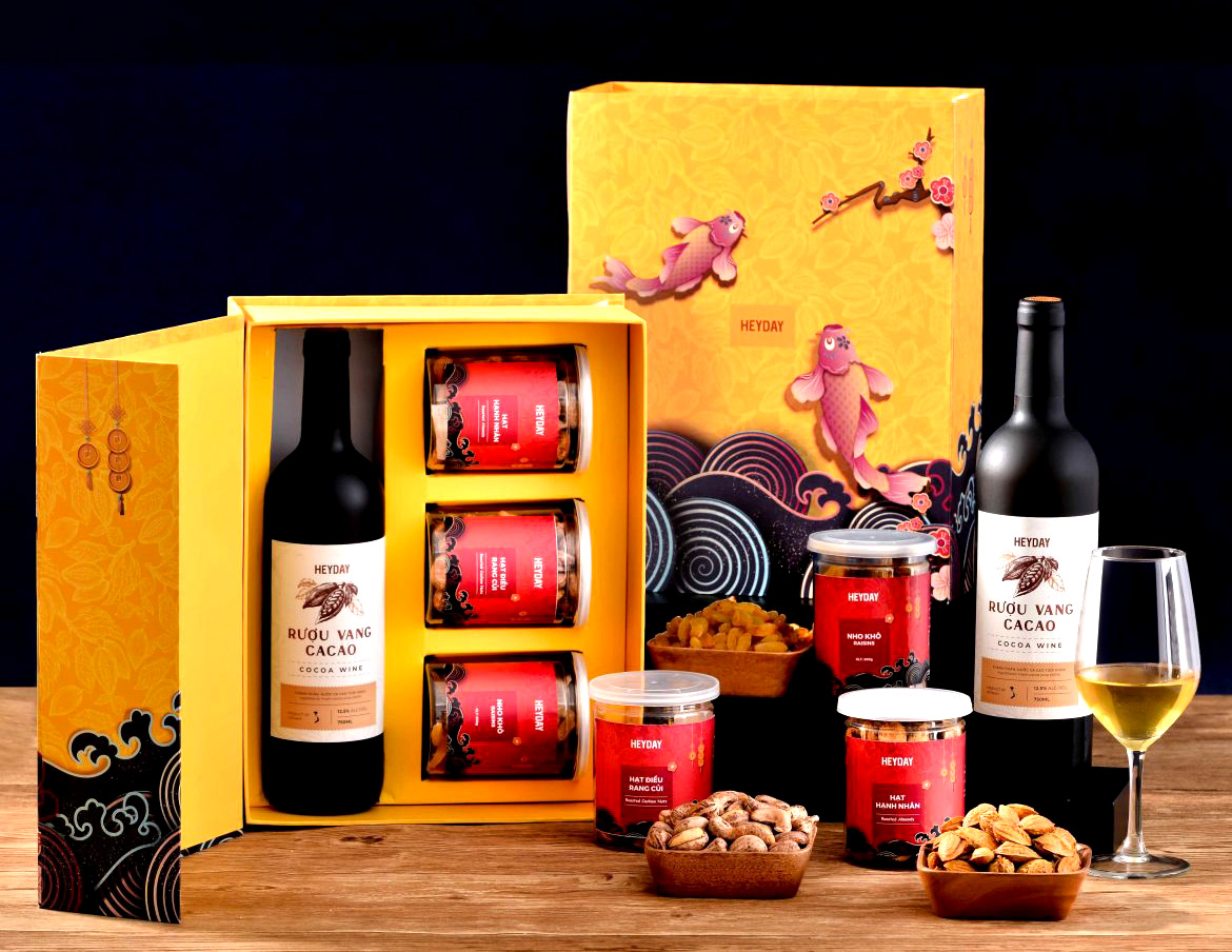 hộp quà tết biếu sếp chất lượng khỏi bàn của công ty Đầu Tư Thanh