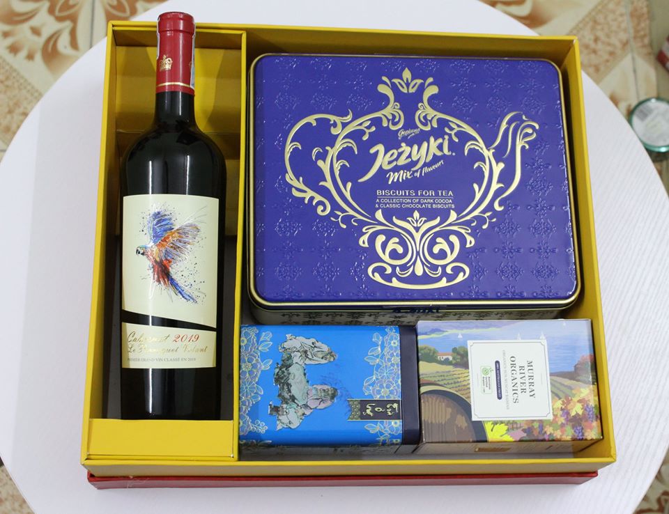 Quà tết biếu khách hàng ý nghĩa nhất