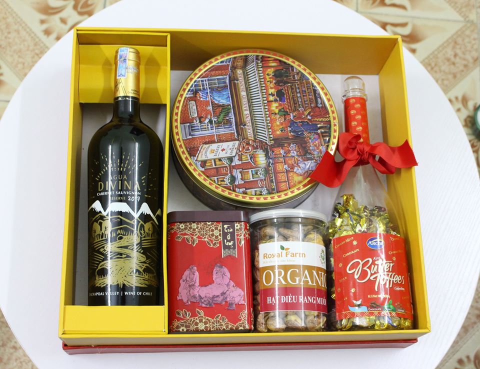 Quà tết tặng khách hàng đẹp mắt giá cả phải chăng