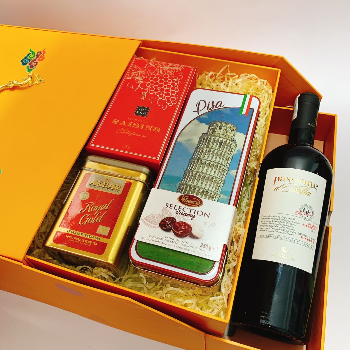 Hộp quà tết 2024 cao cấp Vinh Hiển